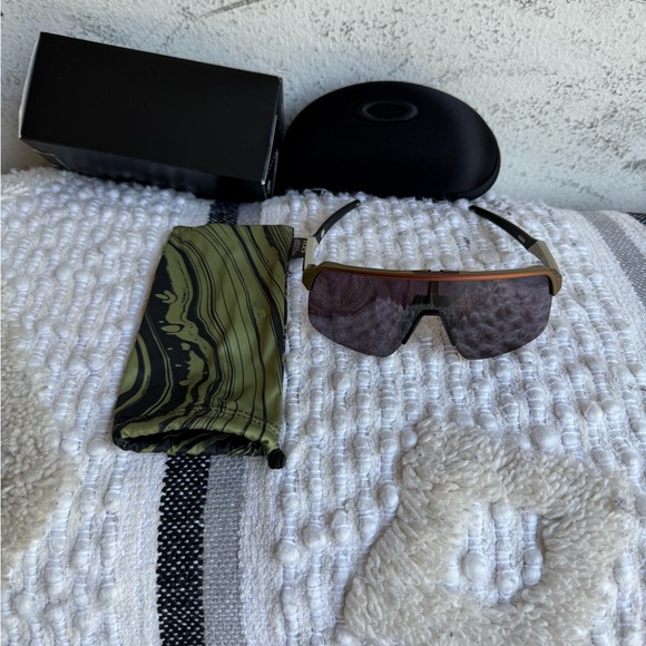 Oakley Sunglasses with Green and Black Accents - Picture 1 of 8